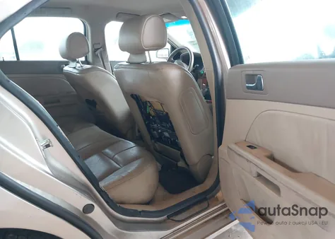 2006 Cadillac Sts V6 z USA, uszkodzony, nr VIN 1G6DW677560132141